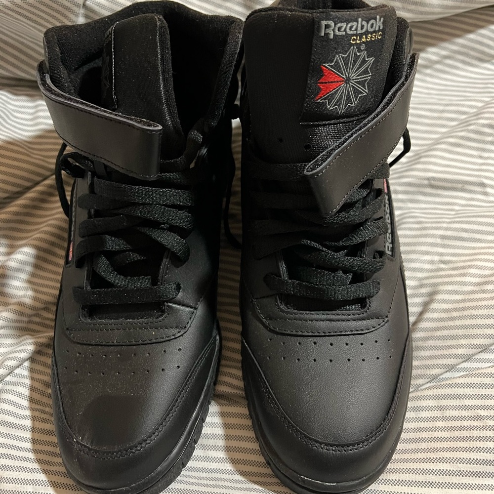 Black midtop Reebok